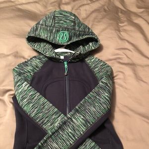 LuLulemon size 6 scuba hoodie